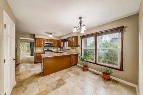 1516 Apache Dr, Naperville, IL 60563 photo 11