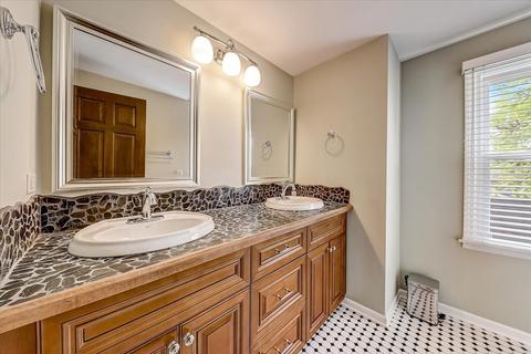 1516 Apache Dr, Naperville, IL 60563 photo 23
