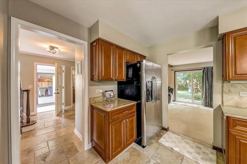 1516 Apache Dr, Naperville, IL 60563 photo 14