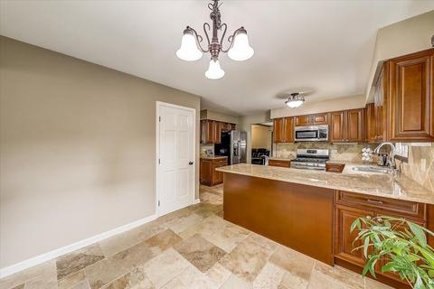 1516 Apache Dr, Naperville, IL 60563 photo 12