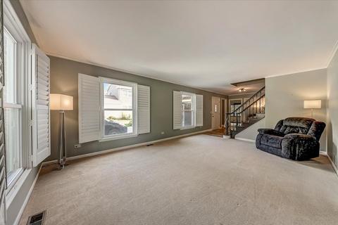 1516 Apache Dr, Naperville, IL 60563 photo 4