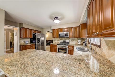 1516 Apache Dr, Naperville, IL 60563 photo 13