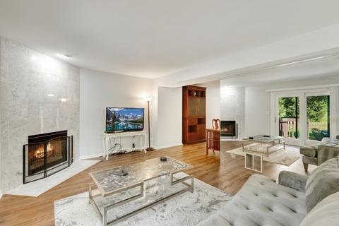 1924 Golfview Dr, Bartlett, IL 60103 photo 4