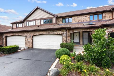 1924 Golfview Dr, Bartlett, IL 60103 photo 1