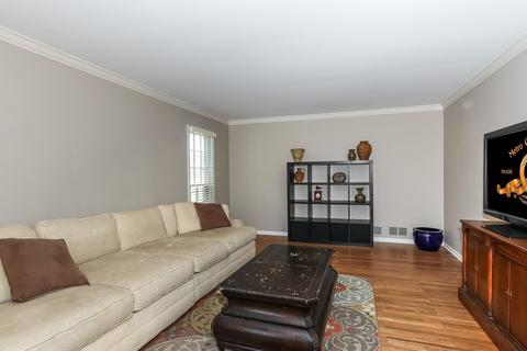 600 Apple River Dr, Naperville, IL 60565 photo 5