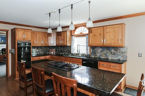 600 Apple River Dr, Naperville, IL 60565 photo 11