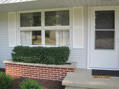 205 Robinson Dr, Morris, IL 60450 photo 3