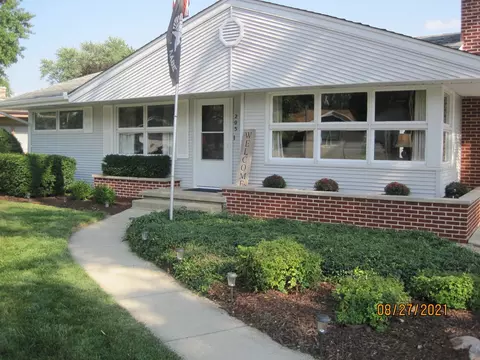205 Robinson Dr, Morris, IL 60450 photo 2