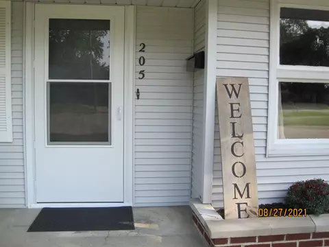 205 Robinson Dr, Morris, IL 60450 photo 4