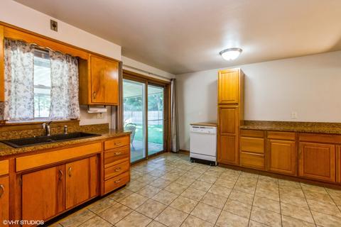 5 Cherry Dr, Kankakee, IL 60901 photo 4