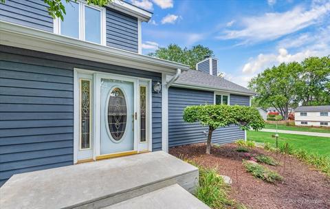 1213 Goodview Ave, Johnsburg, IL 60051 photo 2