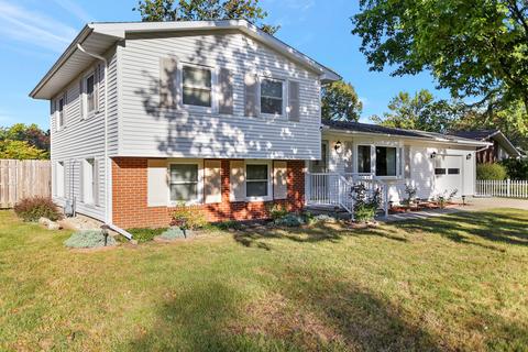 2113 Robert Dr, Champaign, IL 61821 photo 2