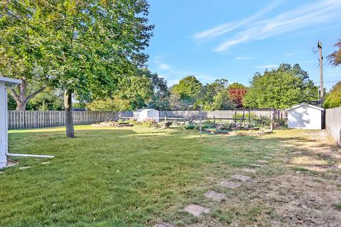 2113 Robert Dr, Champaign, IL 61821 photo 3