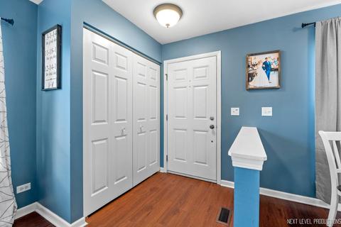 706 Keller St, Plano, IL 60545 photo 4