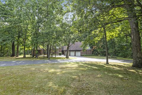 1847 E Rainbow Ln, Crete, IL 60417 photo 4