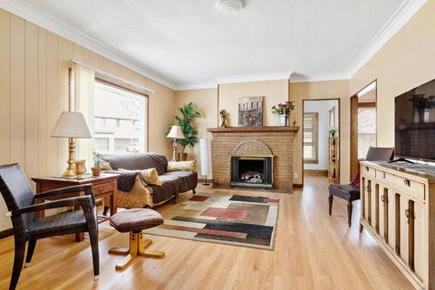 256 E Niagara Ave, Elmhurst, IL 60126 photo 5