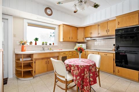 256 E Niagara Ave, Elmhurst, IL 60126 photo 10