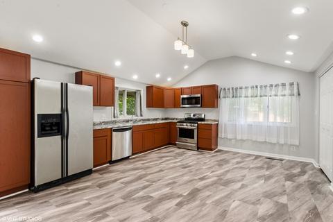 17602 Johnson St, Union, IL 60180 photo 2