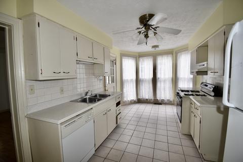 1015 E Jefferson St, Bloomington, IL 61701 photo 14