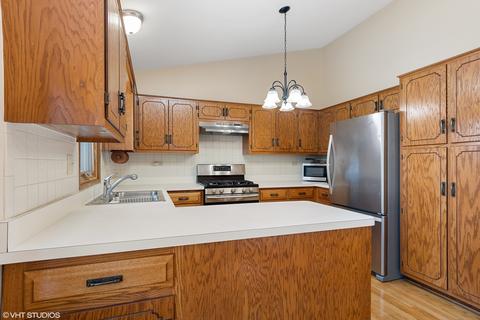 450 Cimarron Dr W, Aurora, IL 60507 photo 7