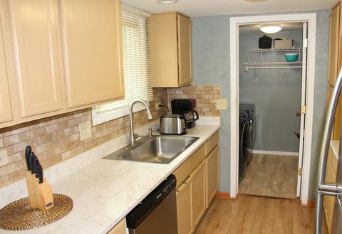 1065 Pheasant Run Ln, Aurora, IL 60504 photo 6