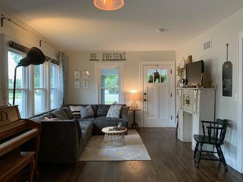 136 E Jackson St, Oswego, IL 60543 photo 5