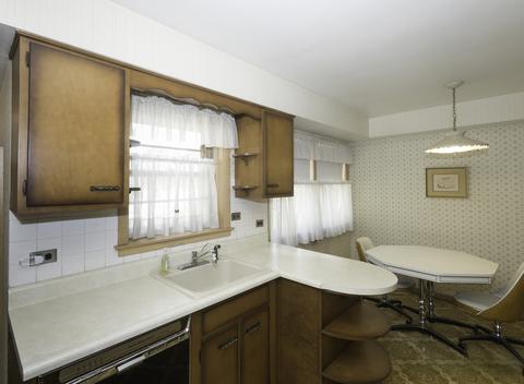 4559 N Forestview Ave, Chicago, IL 60656 photo 9