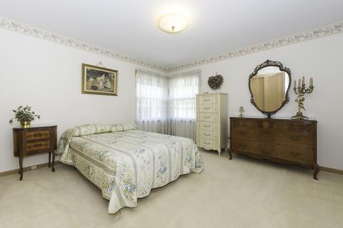 4559 N Forestview Ave, Chicago, IL 60656 photo 13