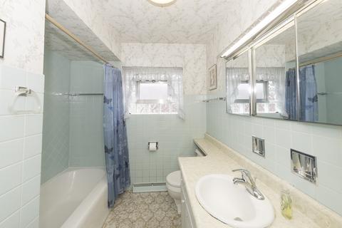 4559 N Forestview Ave, Chicago, IL 60656 photo 11