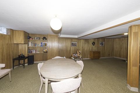 4559 N Forestview Ave, Chicago, IL 60656 photo 19