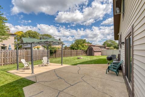 1237 N Anvil Ct, Addison, IL 60101 photo 2