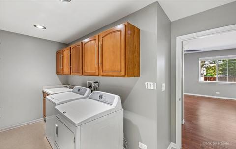 1714 Montclair Ct, Elgin, IL 60123 photo 36
