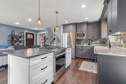 475 E Park Ave, Elmhurst, IL 60126 photo 5