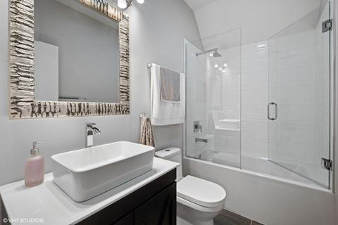 4161 S Berkeley Ave, Chicago, IL 60653 photo 16
