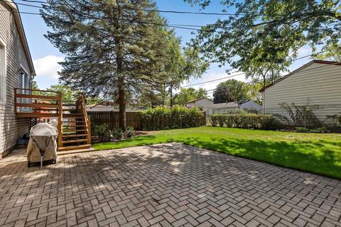 1053 Valley Stream Dr, Wheeling, IL 60090 photo 16