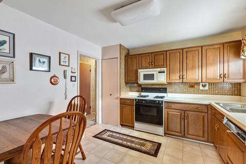 1053 Valley Stream Dr, Wheeling, IL 60090 photo 7