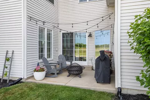 26621 W Red Apple Rd, Plainfield, IL 60585 photo 2