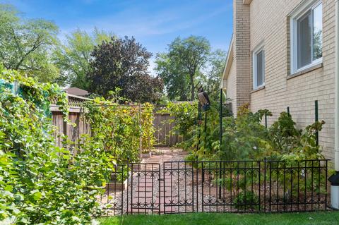 906 Garden Ln, Wheeling, IL 60090 photo 21