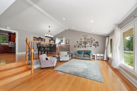906 Garden Ln, Wheeling, IL 60090 photo 3