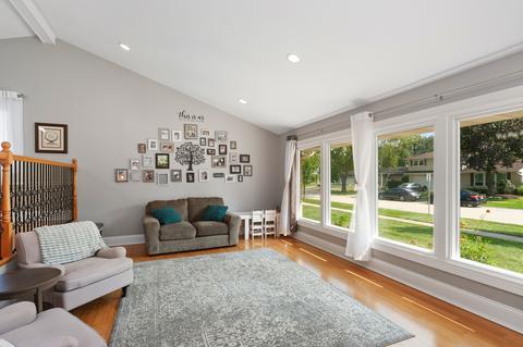 906 Garden Ln, Wheeling, IL 60090 photo 2