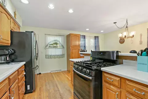 308 Vincent Pl, Elgin, IL 60123 photo 7