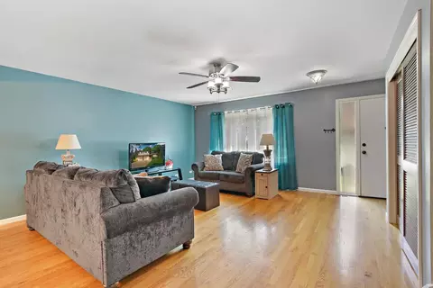 308 Vincent Pl, Elgin, IL 60123 photo 5