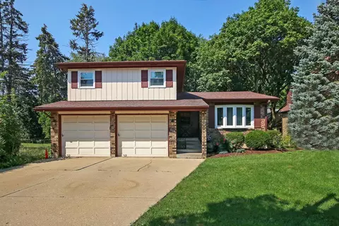 308 Vincent Pl, Elgin, IL 60123 photo 2