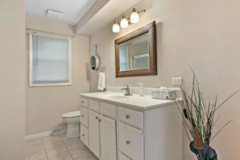 308 Vincent Pl, Elgin, IL 60123 photo 11