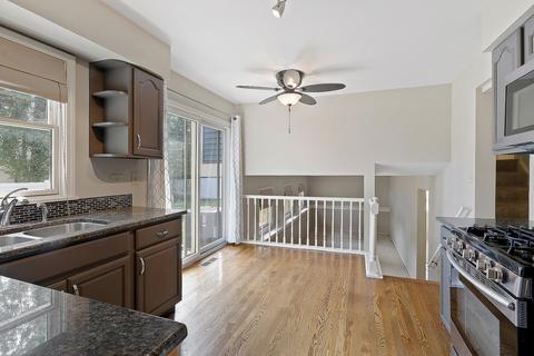 372 Cedarbrook Rd, Naperville, IL 60565 photo 16