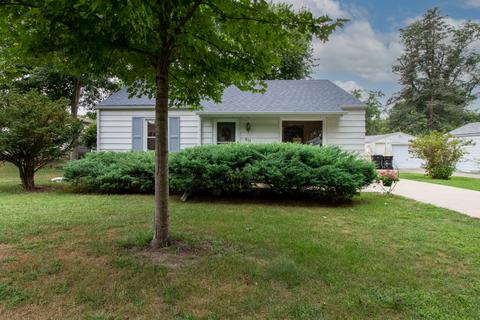 811 Livingston Dr, Normal, IL 61761 photo 2