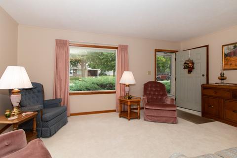 811 Livingston Dr, Normal, IL 61761 photo 8
