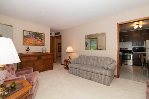 811 Livingston Dr, Normal, IL 61761 photo 5