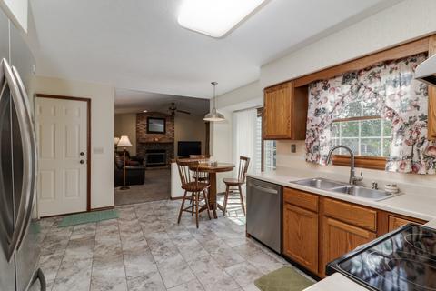 1711 Fairfield Dr, Normal, IL 61761 photo 9