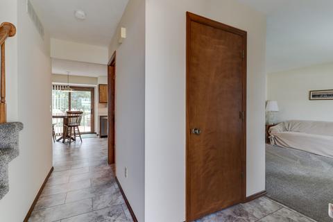 1711 Fairfield Dr, Normal, IL 61761 photo 3